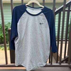 Nike- Men’s The Nike Tee Dri Fit Navy & Grey 3 Quarter Length Sleeve Size XL